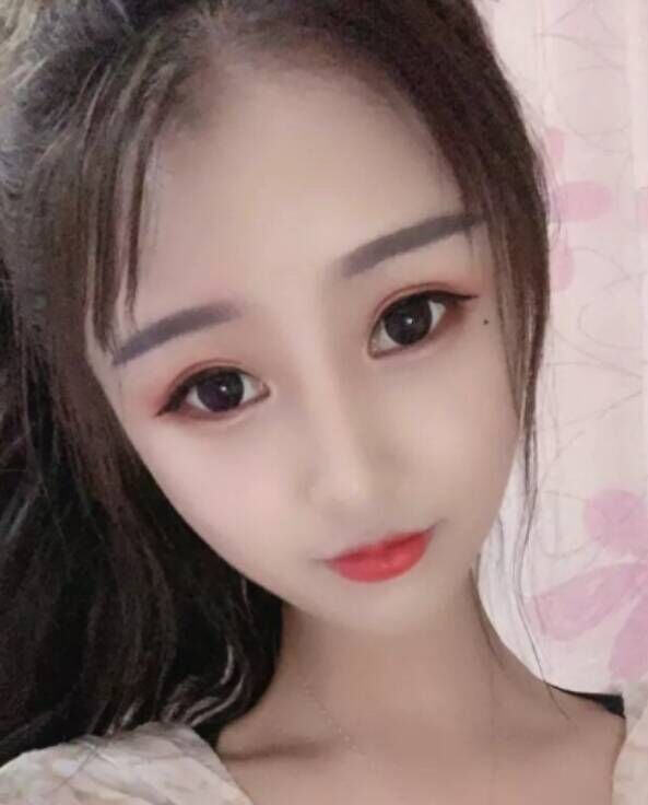 身材火辣的小浪妹